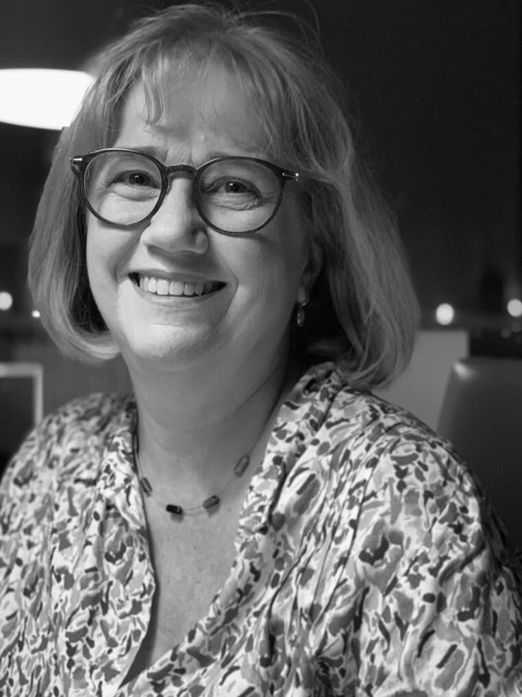 Head shot of Curoptica Practice Consultancy Limited Director Karen Davies MCOptom optometrist and business consultant