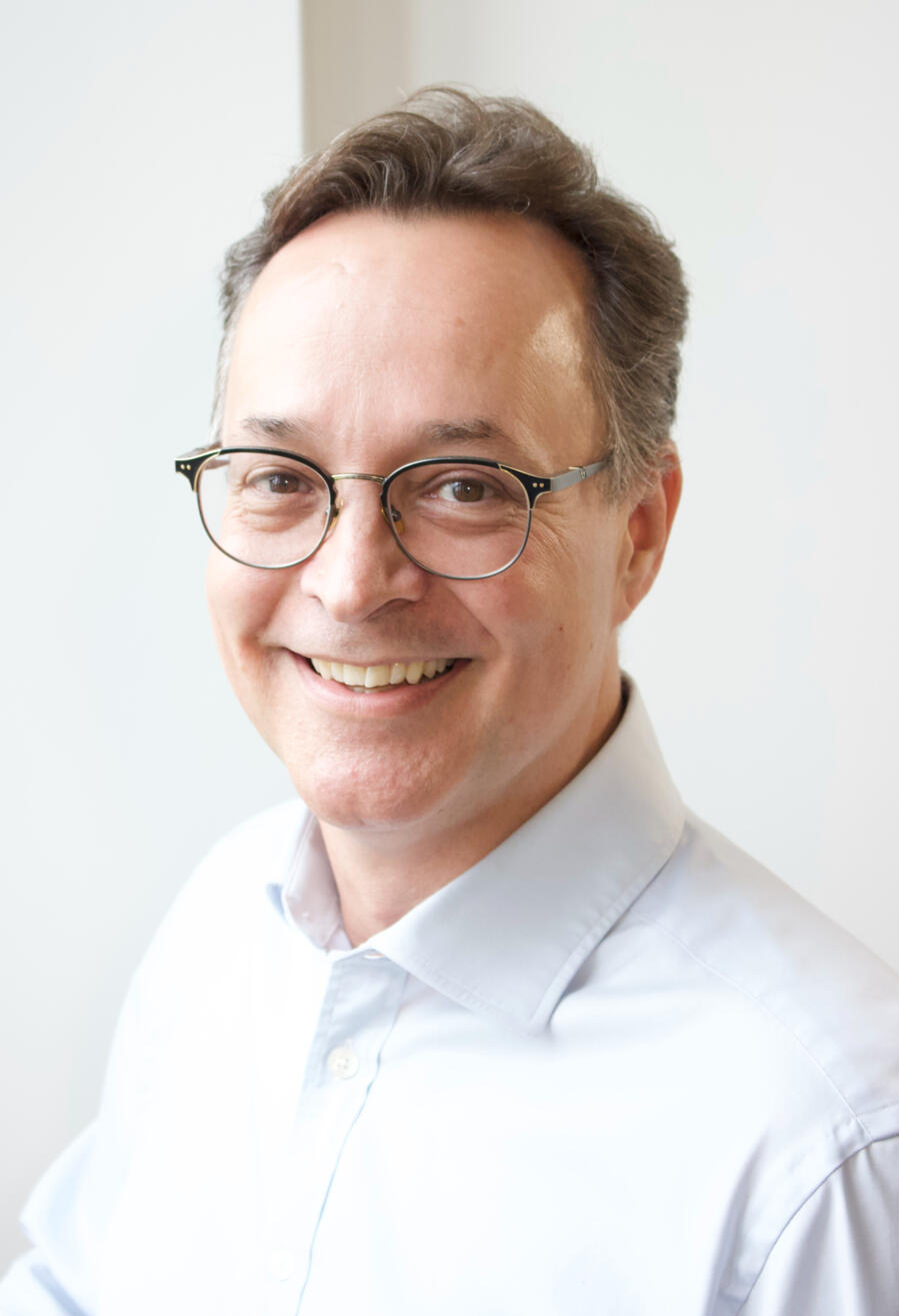 Julian Clarke Head shot of Curoptica Practice Consultancy Limited Director Julian Clarke and business consultant